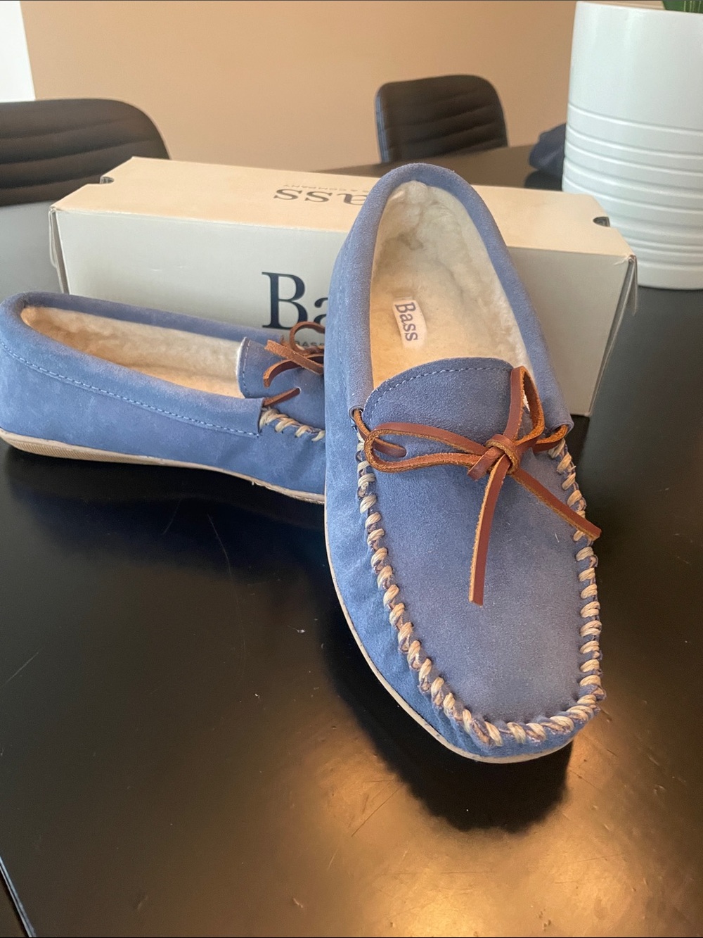 New Bass Moccasin / slipper Size 10 blue